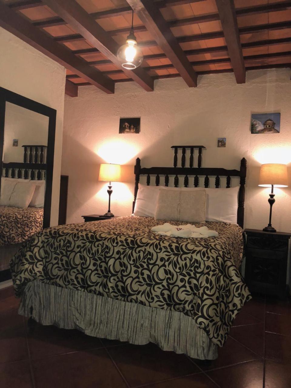 Hotel Mansion Del Rey Antigua Ngoại thất bức ảnh